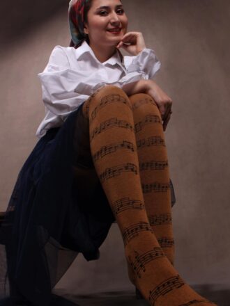 جوراب بالای زانو نخ پنبه طرح نت موسیقی قهوه ای