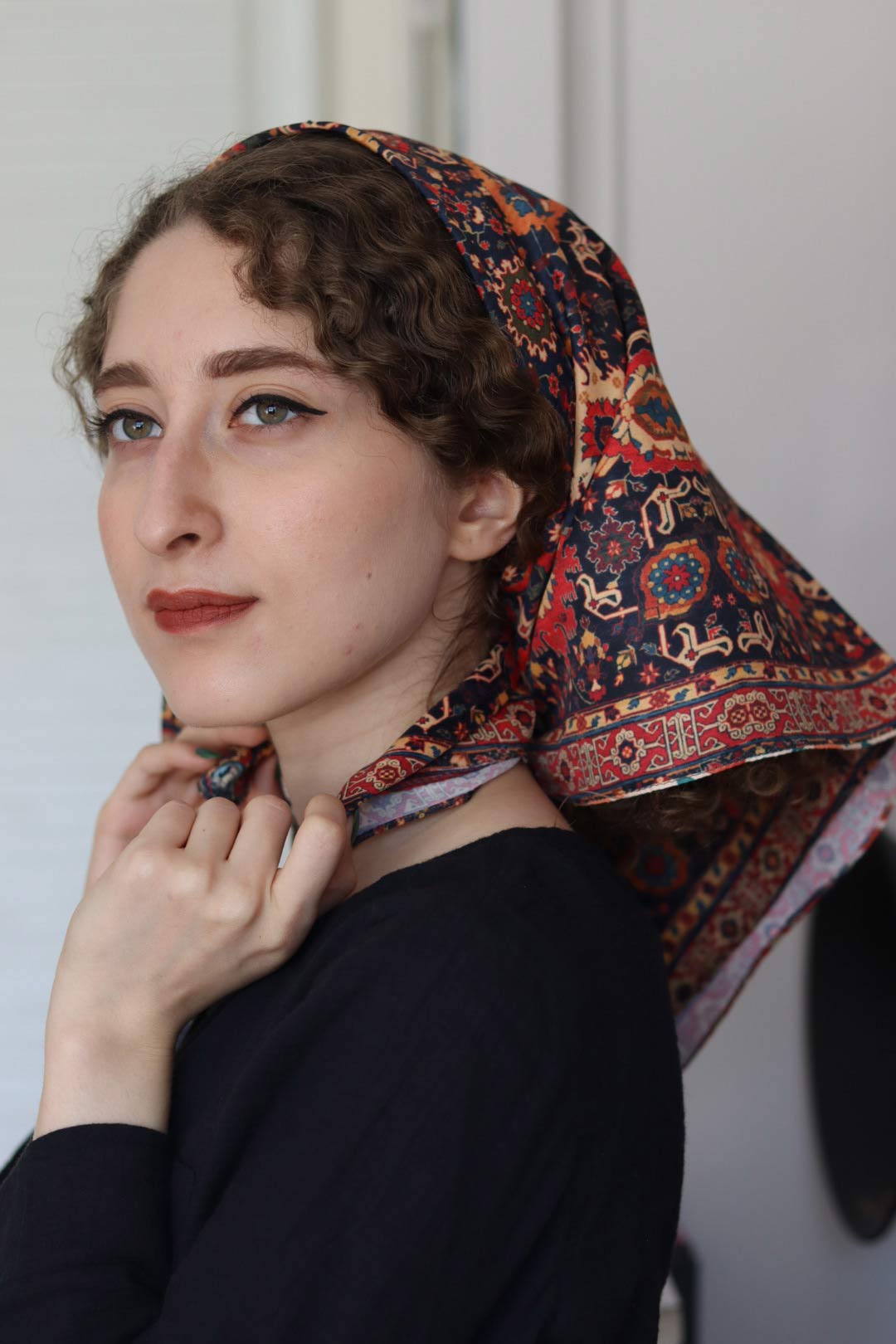 Mini-scarf-for-girls-and-women,-Gebe مینی اسکارف دخترانه و زنانه طرح گبه زغالی